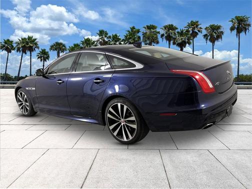 2019 Jaguar XJ R-Sport