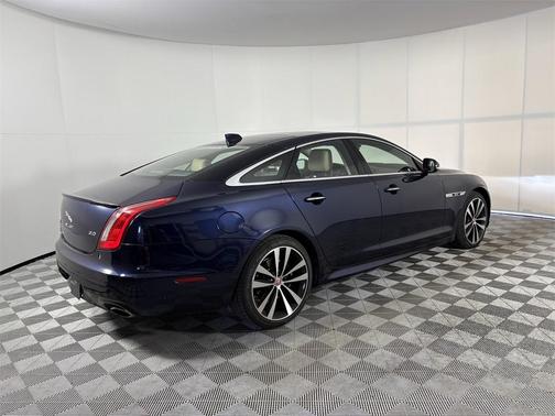 2019 Jaguar XJ R-Sport