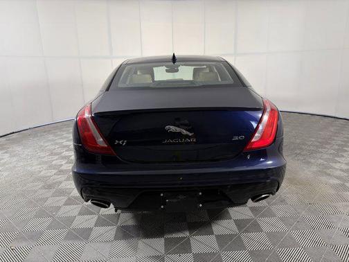 2019 Jaguar XJ R-Sport
