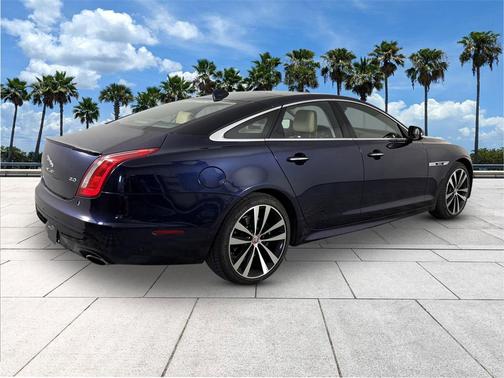 2019 Jaguar XJ R-Sport