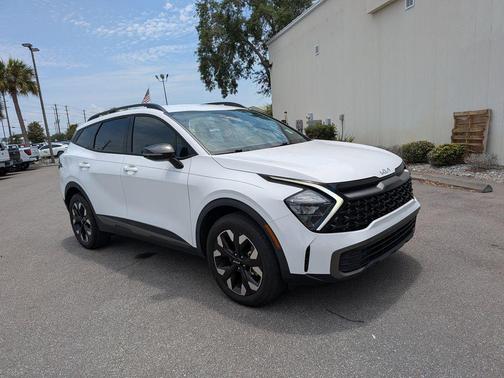 Glacial White Pearl 2023 Kia Sportage X-Line