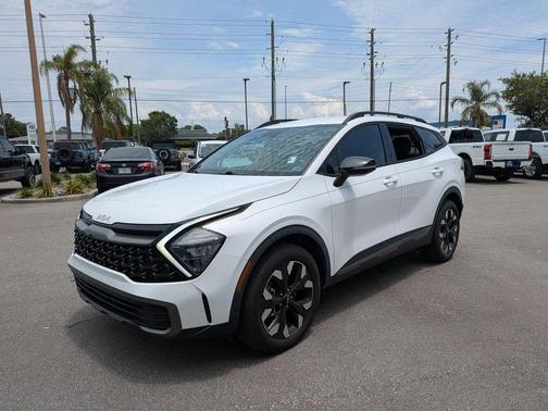 Glacial White Pearl 2023 Kia Sportage X-Line