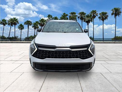 Glacial White Pearl 2023 Kia Sportage X-Line