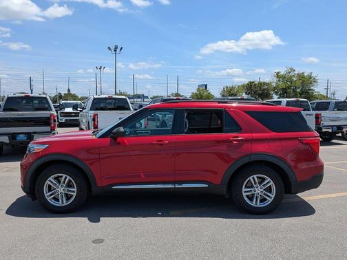 Rapid Red Metallic Tinted Clearcoat 2021 Ford Explorer XLT