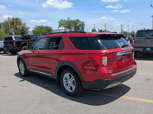 Rapid Red Metallic Tinted Clearcoat 2021 Ford Explorer XLT