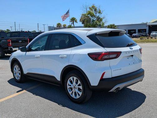 Oxford White 2024 Ford Escape Active
