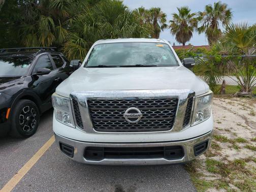 Glacier White 2018 Nissan Titan SV