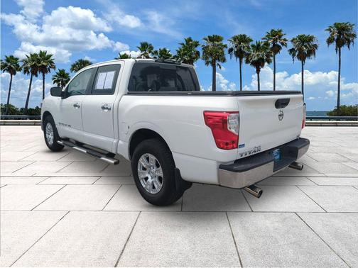 Glacier White 2018 Nissan Titan SV