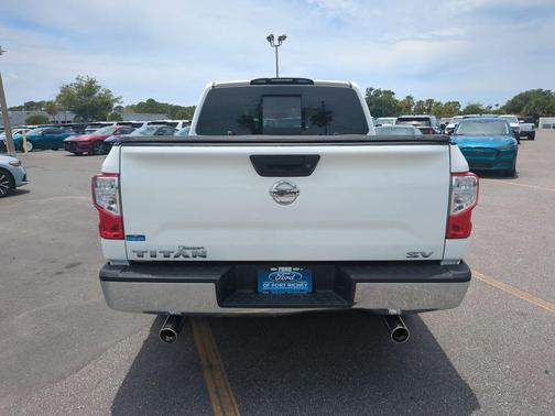 Glacier White 2018 Nissan Titan SV