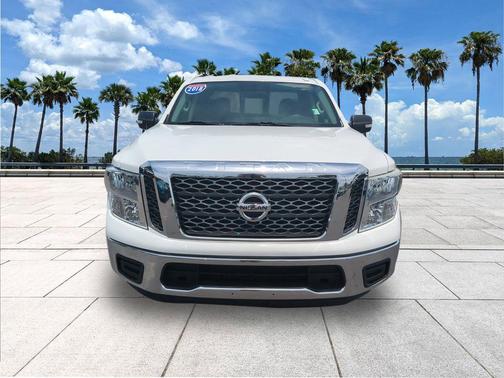 Glacier White 2018 Nissan Titan SV