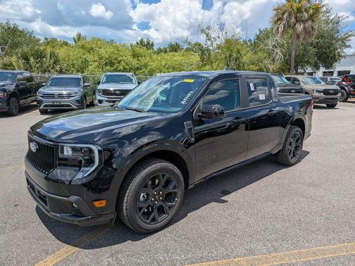 Shadow Black 2026 Ford Maverick Lobo Standard