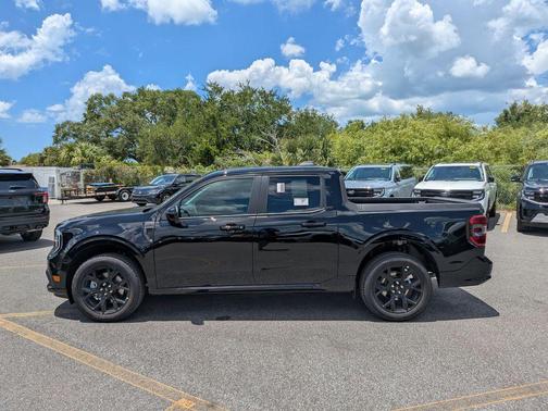 Shadow Black 2026 Ford Maverick Lobo Standard
