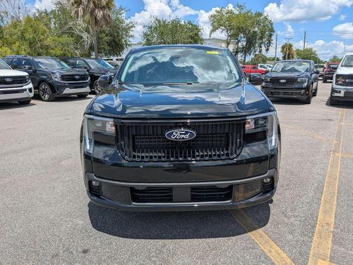 Shadow Black 2026 Ford Maverick Lobo Standard