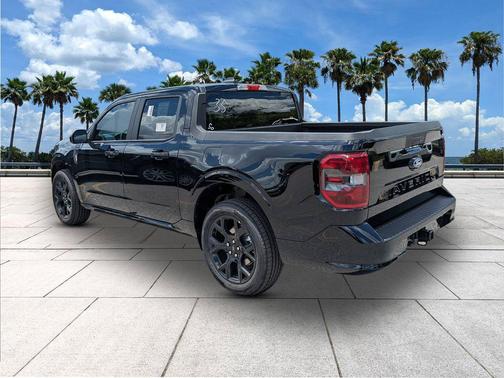 Shadow Black 2026 Ford Maverick Lobo Standard
