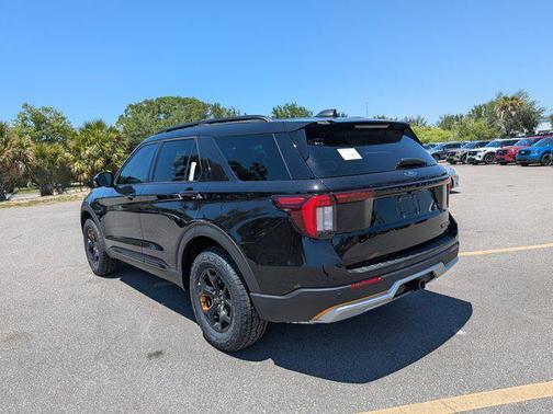 Agate Black Metallic 2026 Ford Explorer Tremor