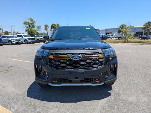 Agate Black Metallic 2026 Ford Explorer Tremor