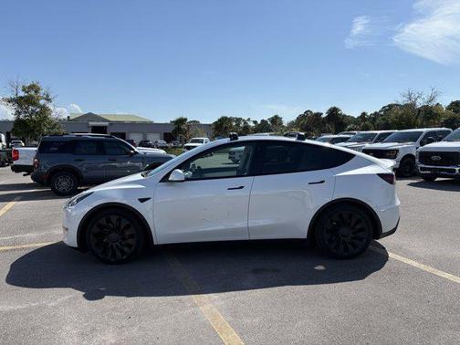 2022 Tesla Model Y Performance Dual Motor All-Wheel Drive