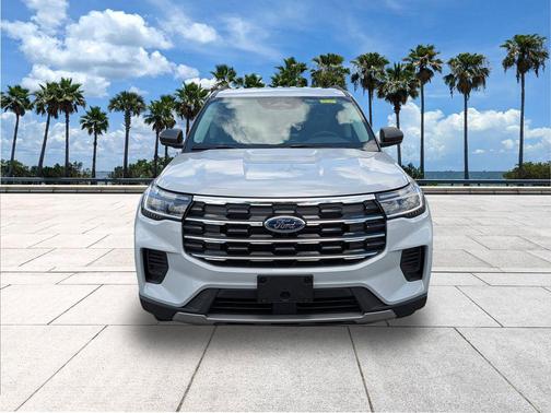 Space White Metallic 2026 Ford Explorer Active