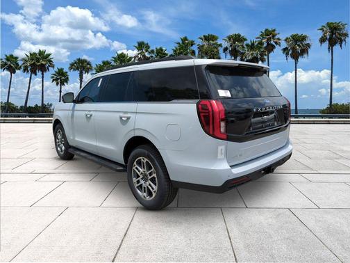 Space Silver Metallic 2026 Ford Expedition Active