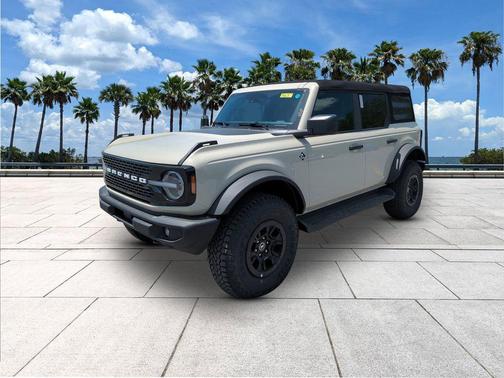 Desert Sand 2026 Ford Bronco Outer Banks