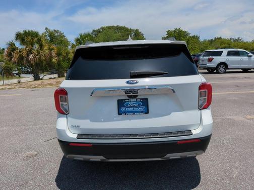 Star White Metallic Tri-Coat 2021 Ford Explorer XLT