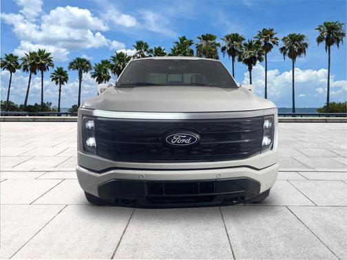 2025 Ford F-150 Lightning Platinum