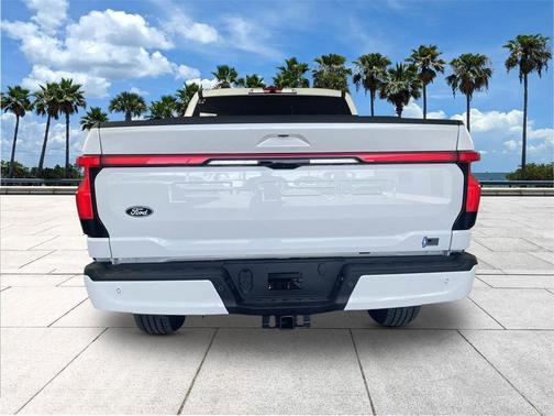 2025 Ford F-150 Lightning Platinum