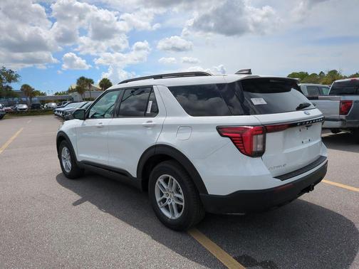 Oxford White 2026 Ford Explorer Active