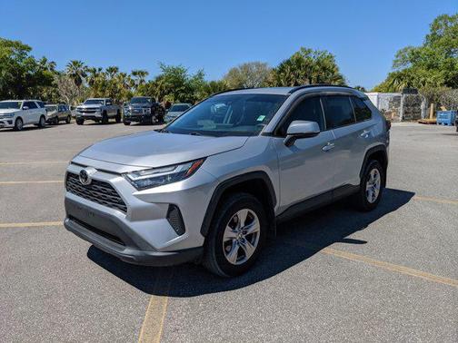 Silver Sky Metallic 2022 Toyota RAV4 XLE
