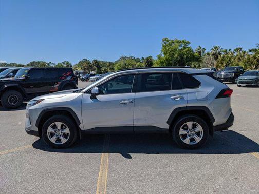 Silver Sky Metallic 2022 Toyota RAV4 XLE