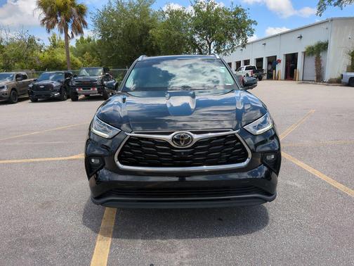 Midnight Black Metallic 2023 Toyota Highlander Limited