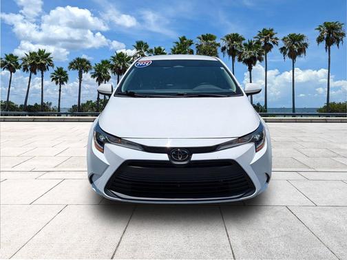 Ice Cap 2024 Toyota Corolla LE