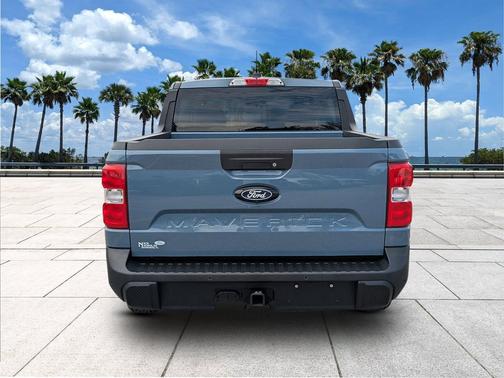 Azure Gray Metallic Tri-Coat 2026 Ford Maverick XLT