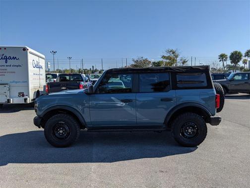 2022 Ford Bronco Black Diamond
