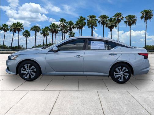 Brilliant Silver Metallic 2020 Nissan Altima S FWD