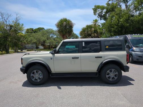 Desert Sand 2026 Ford Bronco Big Bend