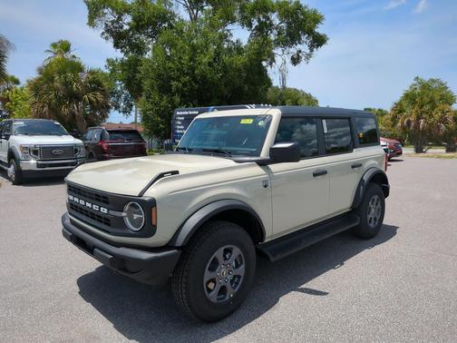 Desert Sand 2026 Ford Bronco Big Bend