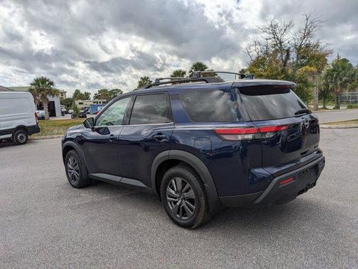 2023 Nissan Pathfinder SV 4WD