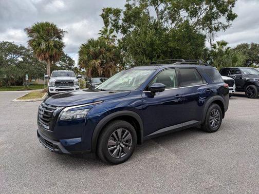 2023 Nissan Pathfinder SV 4WD