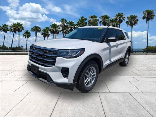 Star White Metallic Tri-Coat 2026 Ford Explorer Active