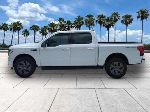 Oxford White 2024 Ford F-150 Lightning Flash