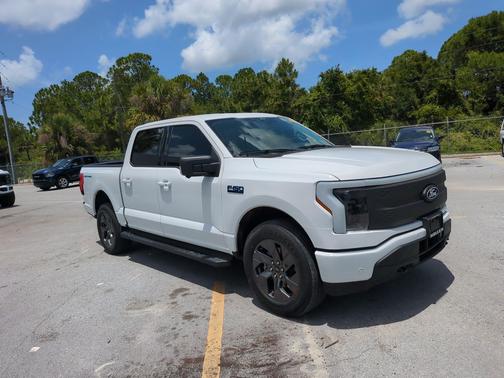 Oxford White 2024 Ford F-150 Lightning Flash