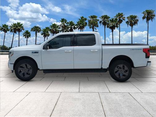 Oxford White 2024 Ford F-150 Lightning Flash