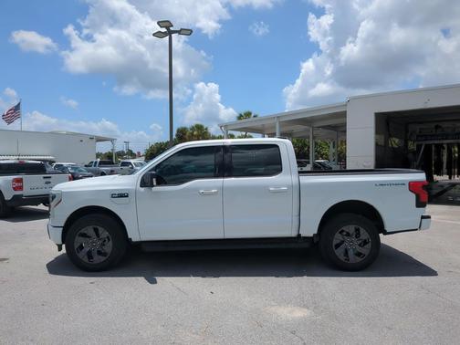 Oxford White 2024 Ford F-150 Lightning Flash