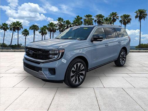 Glacier Gray Metallic Tri-Coat 2026 Ford Expedition Platinum