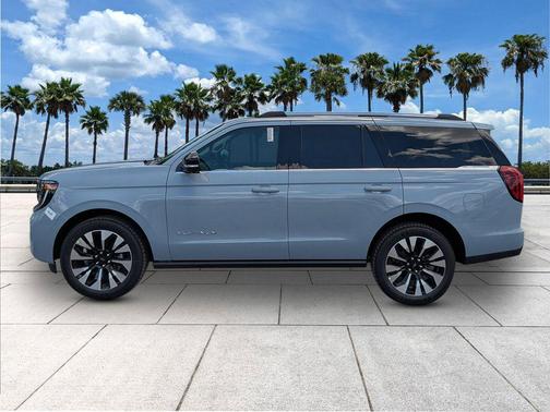 Glacier Gray Metallic Tri-Coat 2026 Ford Expedition Platinum