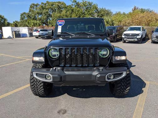 2022 Jeep Gladiator Sport S