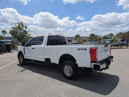 Oxford White 2025 Ford F-350 XL