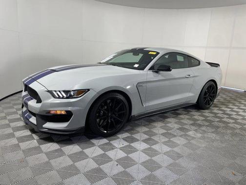 2016 Ford Shelby GT350 Base