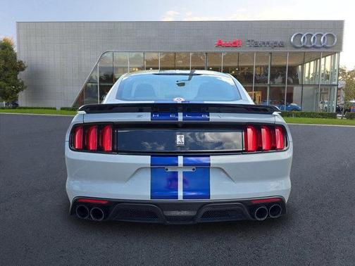2016 Ford Shelby GT350 Base
